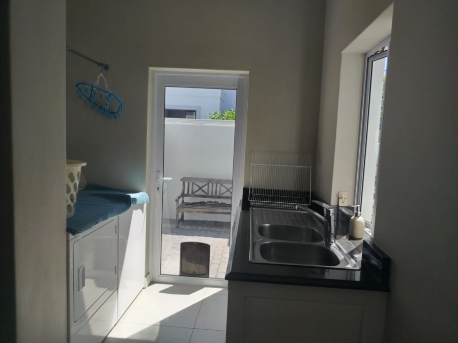 To Let 4 Bedroom Property for Rent in Val De Vie Estate Western Cape